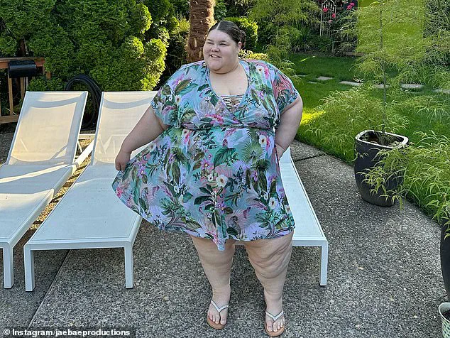 Plus-Size Traveler Advocate Pushes for Free Additional Seats on Airlines