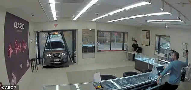 Undercover Officers, Not ICE, Involved in Takedown of 17-Year-Old Jewelry Heist Suspect in Lynwood