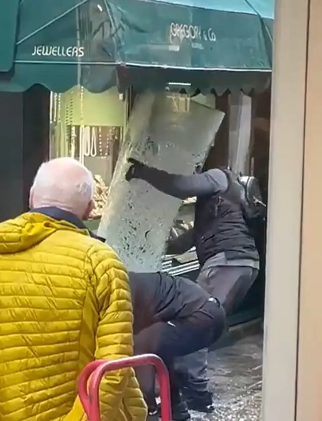 Precision Ram-Raid Robbery Shocks Richmond-Upon-Thames; Getaway Van Illegally Parked for Days