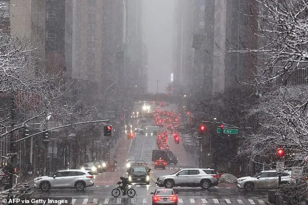 New York Mayor Orders Citywide Travel Ban as Historic 'Bomb Cyclone' Blizzard Threatens East Coast with 2 Feet of Snow and 70-MPH Winds