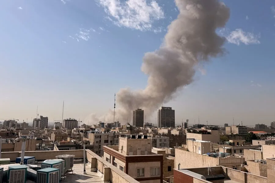 Iran Launches Simultaneous Strikes on Over 10 U.S. Bases in Middle East, Following U.S.-Israeli Airstrikes