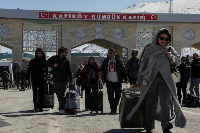 Iranians Flee Escalating US-Israeli Bombing at Turkey Border