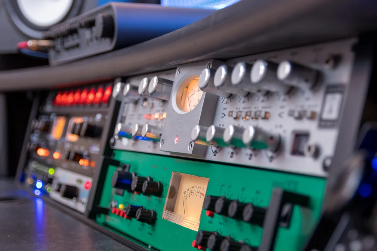 Iran Unveils Mysterious Radio Network for Encrypted Communication with Allies