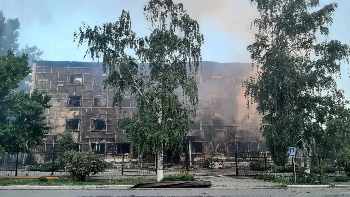 Russia accuses CNN of aiding Ukraine after drone strike kills 21 students.
